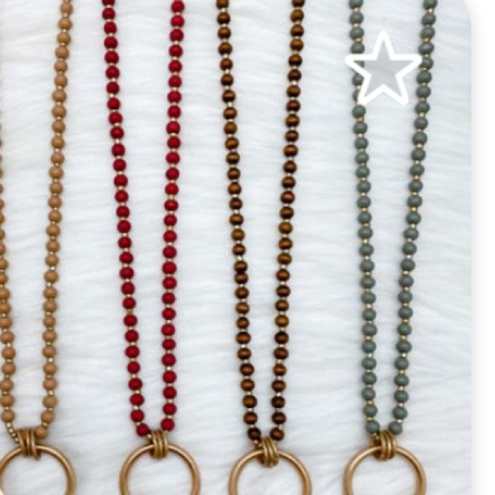 NWT Boutique Long Beaded Circle Pendant Necklace | Gold | Gray